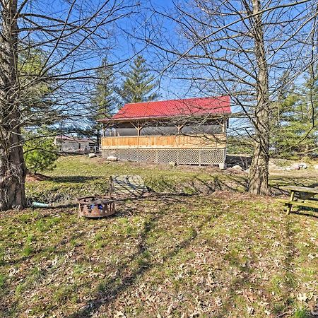 Honey House Cabin - A Quiet Countryside Retreat! Nappanee 外观 照片