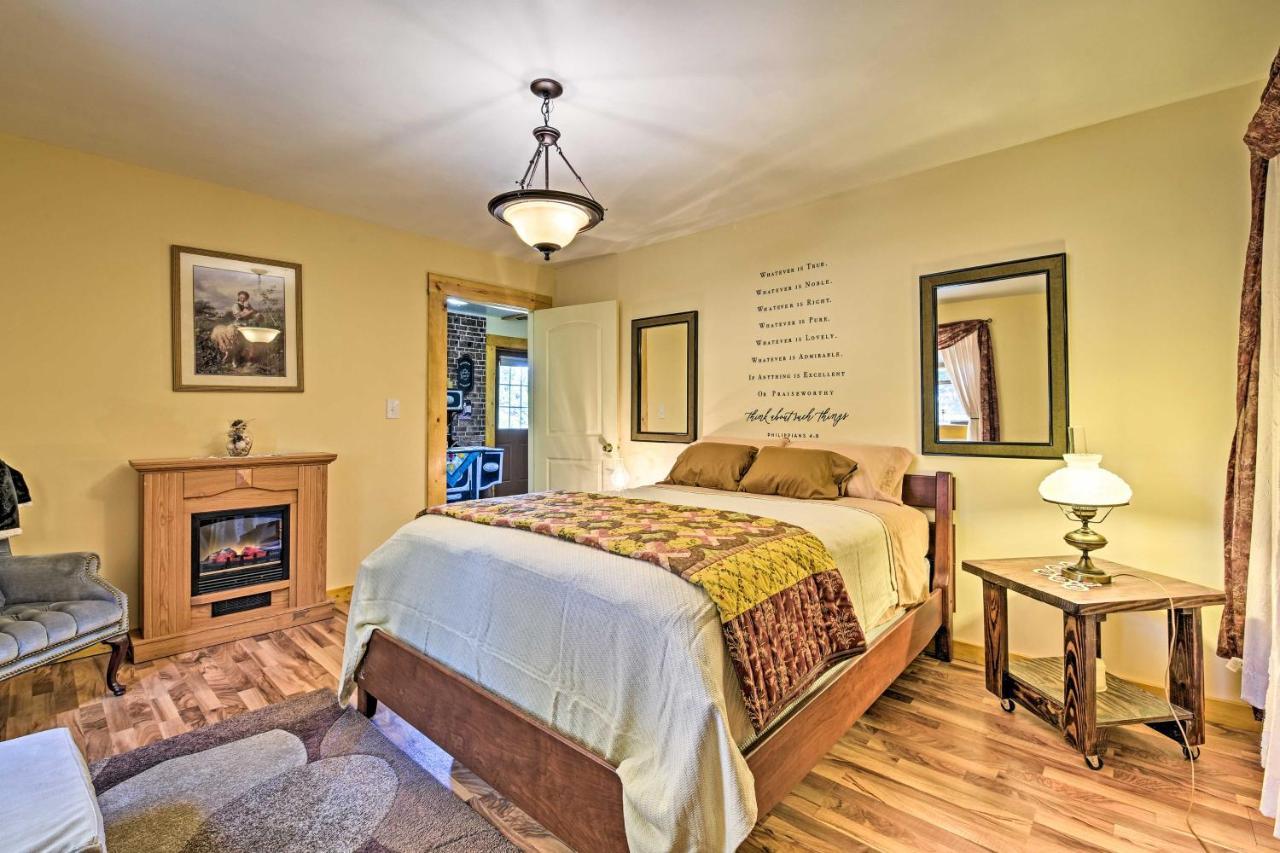 Honey House Cabin - A Quiet Countryside Retreat! Nappanee 外观 照片