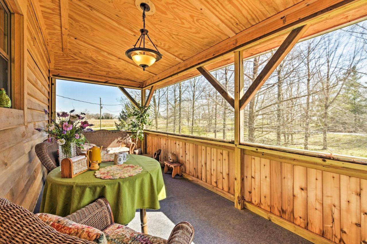 Honey House Cabin - A Quiet Countryside Retreat! Nappanee 外观 照片