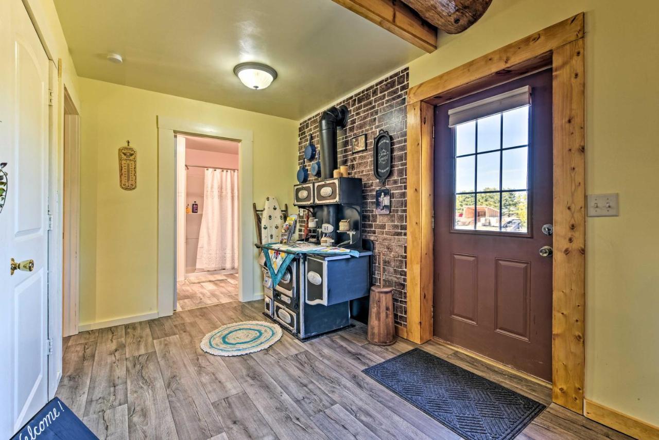 Honey House Cabin - A Quiet Countryside Retreat! Nappanee 外观 照片