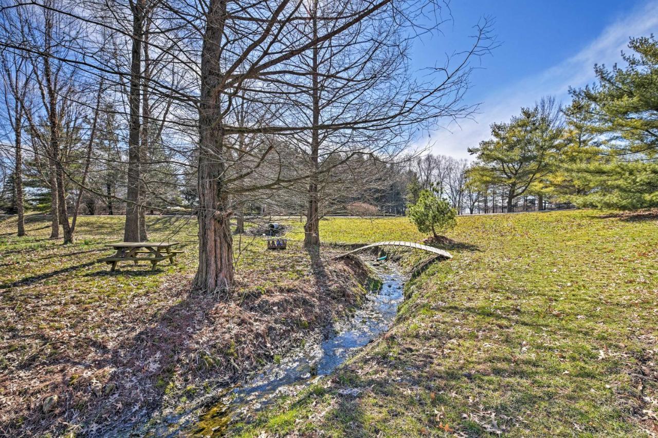 Honey House Cabin - A Quiet Countryside Retreat! Nappanee 外观 照片