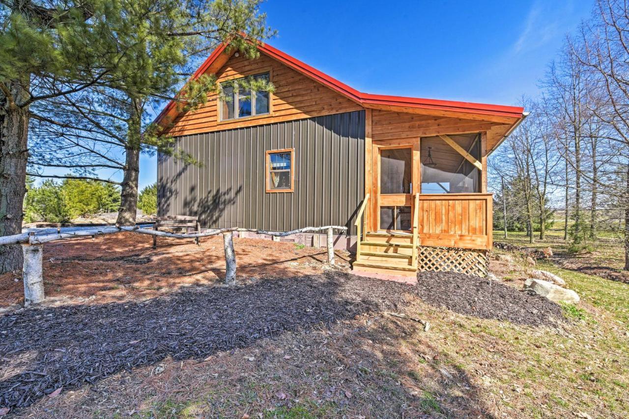Honey House Cabin - A Quiet Countryside Retreat! Nappanee 外观 照片
